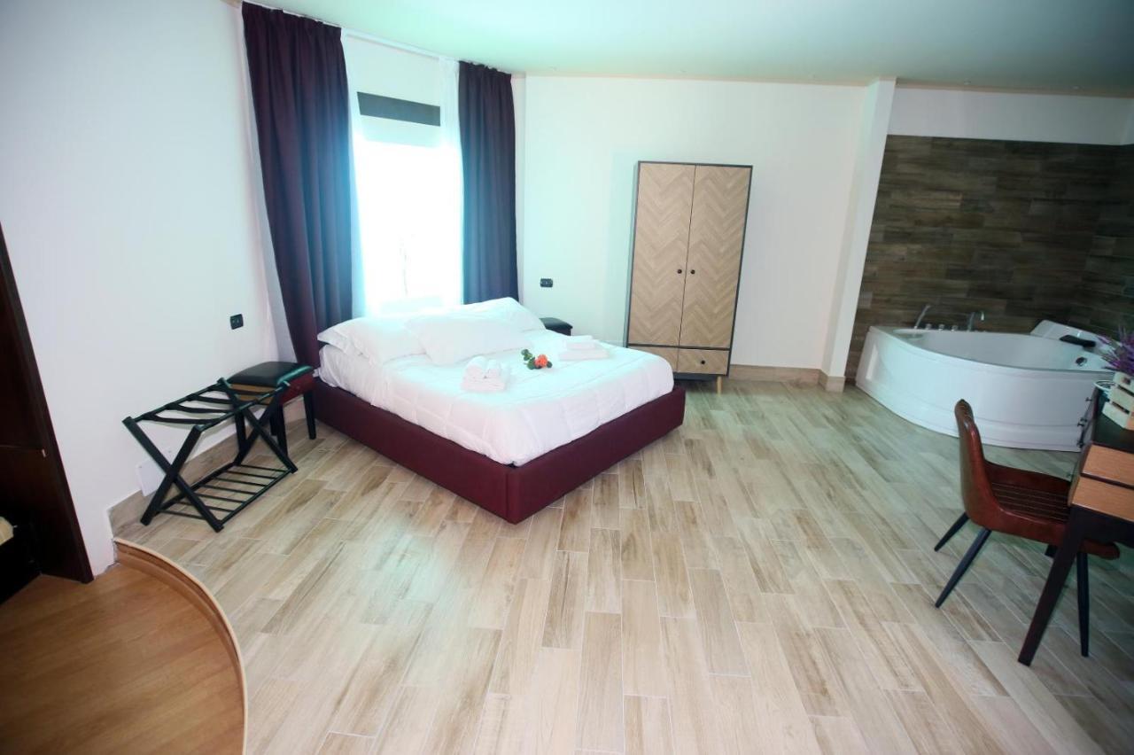 Paradise Suite Latina Buitenkant foto
