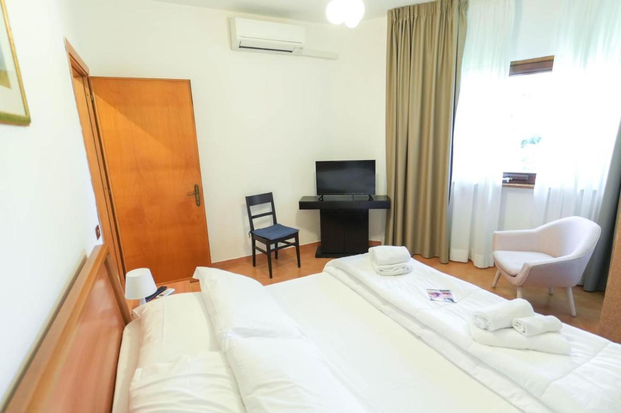 Paradise Suite Latina Buitenkant foto
